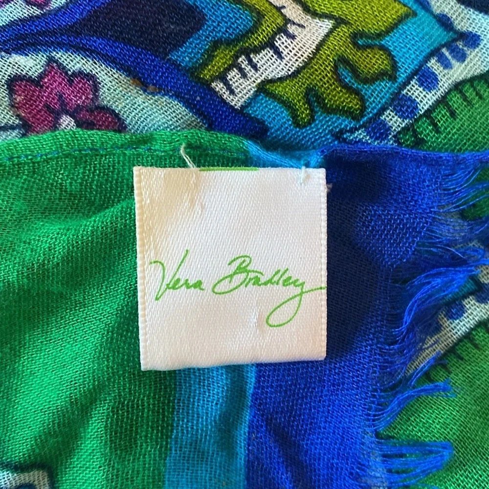 Vera Bradley around over blue